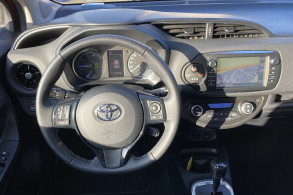 TOYOTA YARIS 100H DYNAMIC 5P